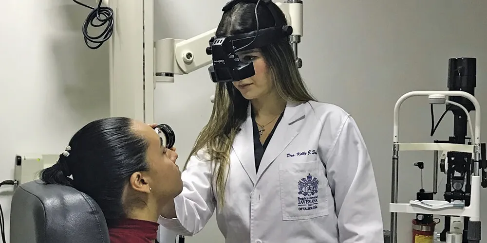 Especialización en Oftalmología Especialización en Oftalmología