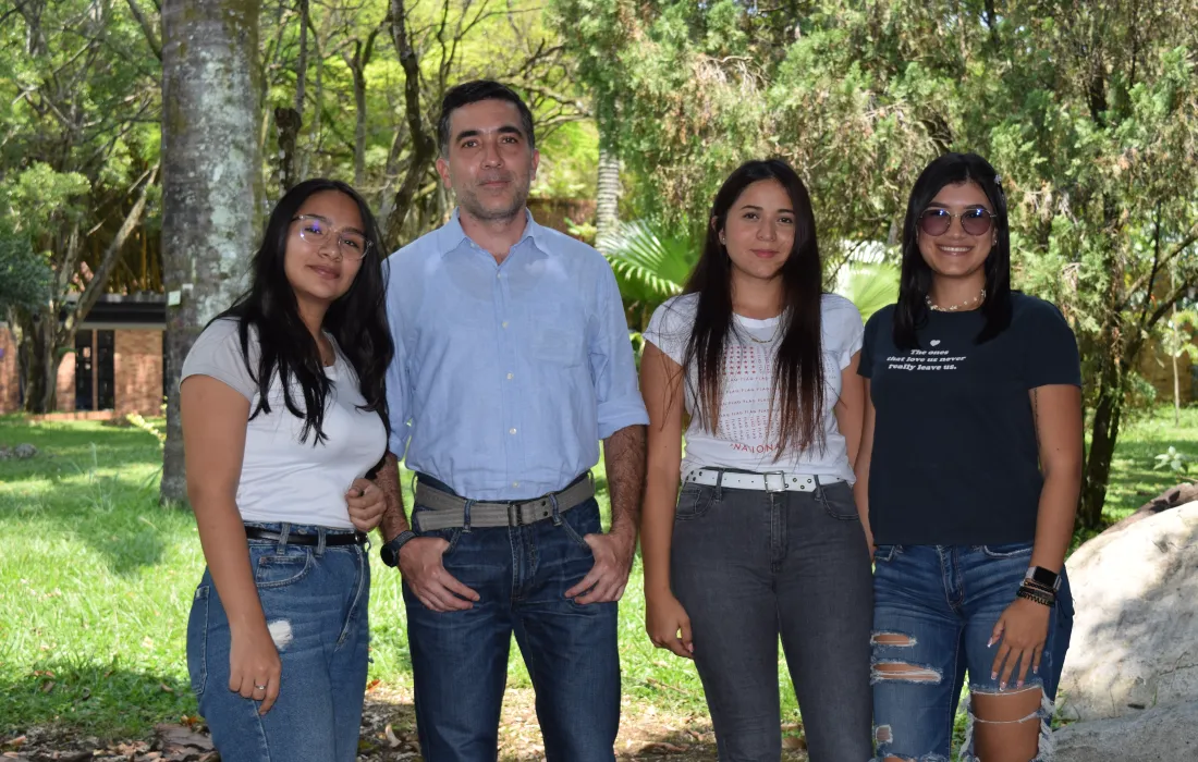 Carlos Echeverry y estudiantes de Derecho Carlos Echeverry y estudiantes de Derecho
