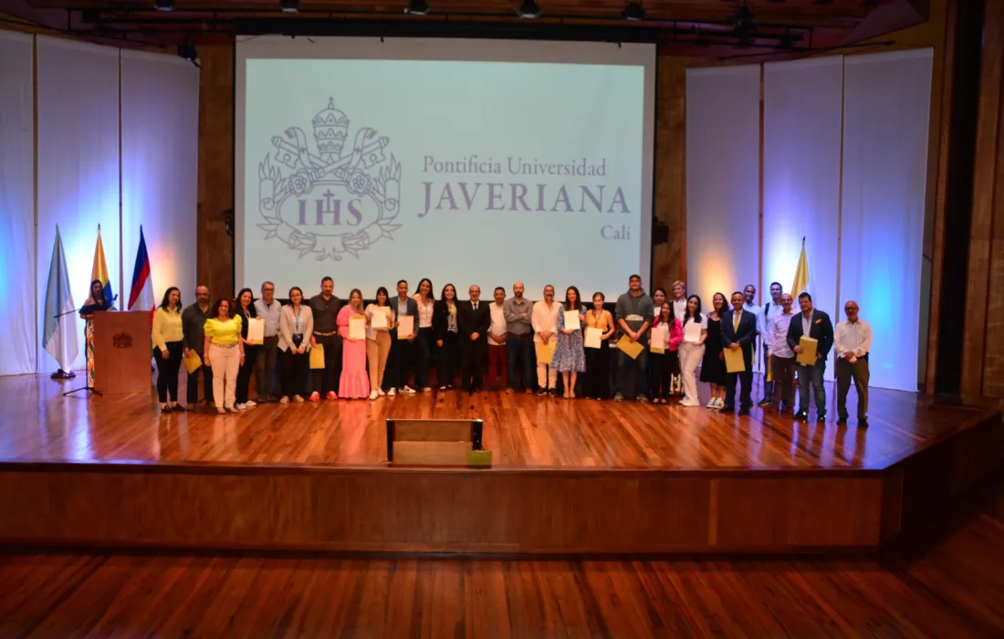 Un día de celebración: profes javerianos, ustedes nos inspiran, motivan y acompañan ¡gracias! En un acto muy significativo de reconocimiento, se llevó a cabo la celebración del Día del Profesor