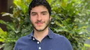 Daniel Noreña, estudiante de Economía Daniel Noreña, estudiante de Economía