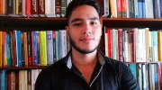 William Londoño, egresado de Derecho. William Londoño, egresado de Derecho.