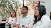 Estudiantes de Mercadeo presentaron propuestas innovadoras a empresarios de la ciudad Estudiantes de Mercadeo presentaron propuestas innovadoras a empresarios de la ciudad