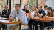 Estudiantes de Mercadeo presentaron propuestas innovadoras a empresarios de la ciudad Estudiantes de Mercadeo presentaron propuestas innovadoras a empresarios de la ciudad