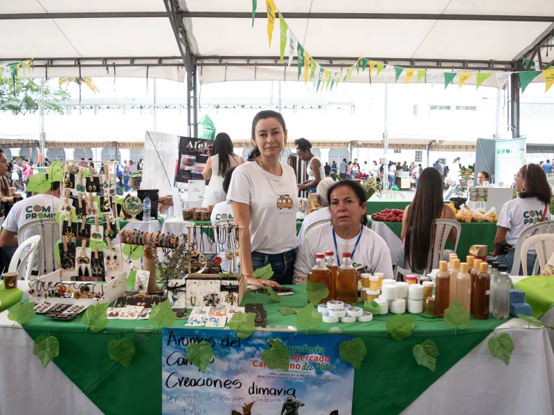 Mujeres Cultivando Horizontes: Herramientas para el Cuidado de la Vida Rural Mujeres Cultivando Horizontes: Herramientas para el Cuidado de la Vida Rural