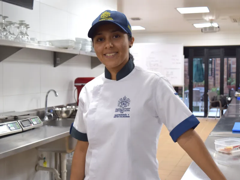 Daniela Zuluaga, estudiante de Gastronomía y Artes Culinarias Daniela Zuluaga, estudiante de Gastronomía y Artes Culinarias