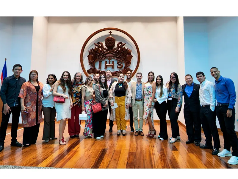 Estudiantes de Mercadeo, Javeriana Cali Estudiantes de Mercadeo, Javeriana Cali