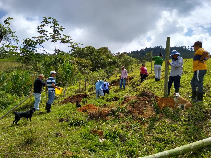 Apoyo Técnico a los Acueductos Comunitarios del Suroccidente Colombiano Apoyo Técnico a los Acueductos Comunitarios del Suroccidente Colombiano