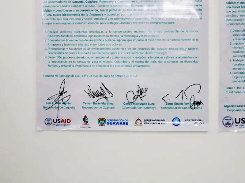 En el marco de la decimosexta Cumbre de las Partes – COP 16, el campus de la Universidad Javeriana fue el escenario de la cumbre de gobernadores, autoridades ambientales y el sector privado de la Amazonía y Cundinamarca en la que se firmaron dos memorandos de entendimiento que buscan establecer un mecanismo para que la madera que se comercializa en el centro del país pueda tener una cadena de valor que garantice la legalidad del producto y se pueda tener la trazabilidad necesaria para garantizarlo. En el marco de la decimosexta Cumbre de las Partes – COP 16, el campus de la Universidad Javeriana fue el escenario de la cumbre de gobernadores, autoridades ambientales y el sector privado de la Amazonía y Cundinamarca en la que se firmaron dos memorandos de entendimiento que buscan establecer un mecanismo para que la madera que se comercializa en el centro del país pueda tener una cadena de valor que garantice la legalidad del producto y se pueda tener la trazabilidad necesaria para garantizarlo.