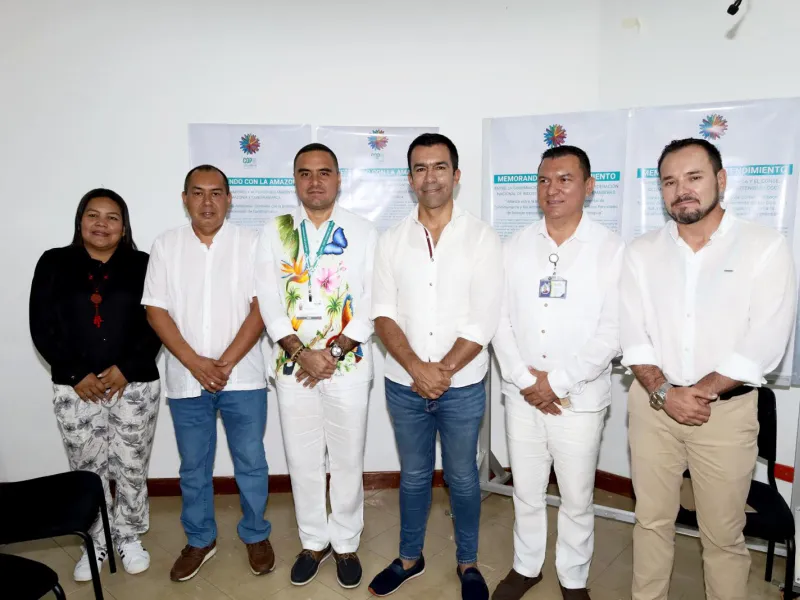 En el marco de la decimosexta Cumbre de las Partes – COP 16, el campus de la Universidad Javeriana fue el escenario de la cumbre de gobernadores, autoridades ambientales y el sector privado de la Amazonía y Cundinamarca en la que se firmaron dos memorandos de entendimiento que buscan establecer un mecanismo para que la madera que se comercializa en el centro del país pueda tener una cadena de valor que garantice la legalidad del producto y se pueda tener la trazabilidad necesaria para garantizarlo. En el marco de la decimosexta Cumbre de las Partes – COP 16, el campus de la Universidad Javeriana fue el escenario de la cumbre de gobernadores, autoridades ambientales y el sector privado de la Amazonía y Cundinamarca en la que se firmaron dos memorandos de entendimiento que buscan establecer un mecanismo para que la madera que se comercializa en el centro del país pueda tener una cadena de valor que garantice la legalidad del producto y se pueda tener la trazabilidad necesaria para garantizarlo.