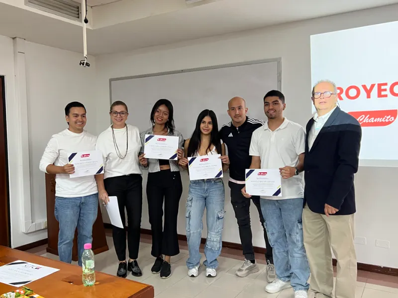Estudiantes de Mercadeo presentaron propuestas innovadoras a empresarios de la ciudad Estudiantes de Mercadeo presentaron propuestas innovadoras a empresarios de la ciudad