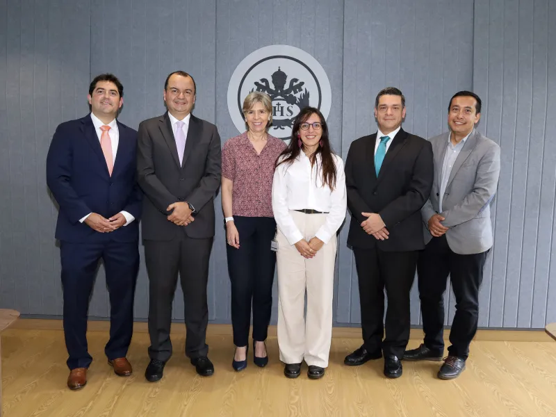 De izquierda a derecha: Francisco Muñoz, director Programa de Ingeniería Industrial; Jorge Enrique Álvarez, director Posgrados de la Facultad de Ingeniería y Ciencias; Ingrid Schuler, vicerrectora académica; Sandra Lorena Galarza, directora Programa de Ingeniería Civil; Pablo Rubén Vernaza, secretario general; y Hernán Camilo Rocha, decano de la Facultad de Ingeniería y Ciencias.