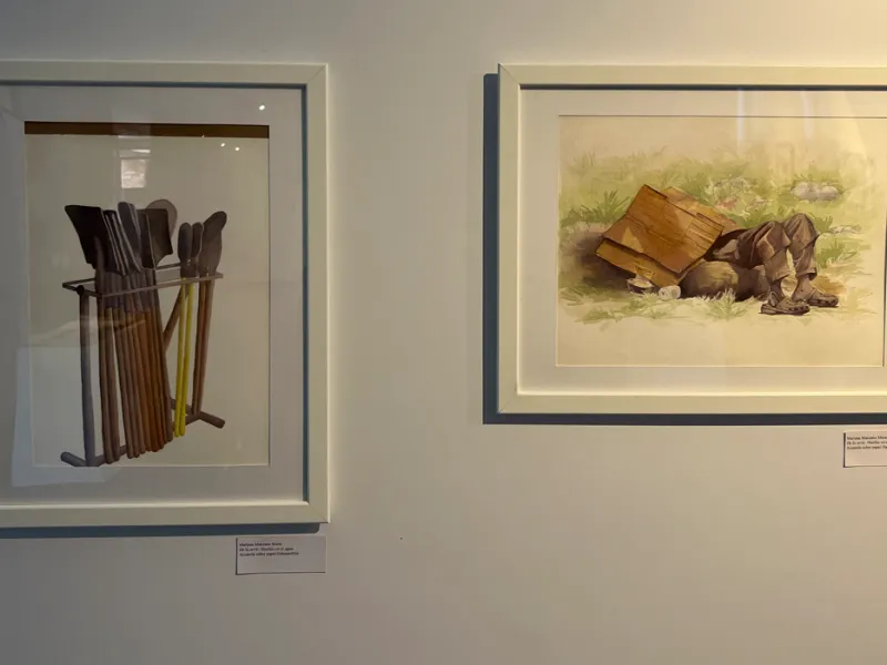 Estudiantes de Artes Visuales exploraron la memoria en la exposición 'Huellas entre lápiz y agua' Estudiantes de Artes Visuales exploraron la memoria en la exposición 'Huellas entre lápiz y agua'