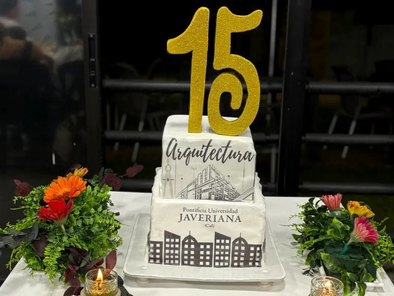 15 años de Arquitectura Javeriana Cali: la lluvia no apagó el fuego de la fraternidad y el regreso a casa
